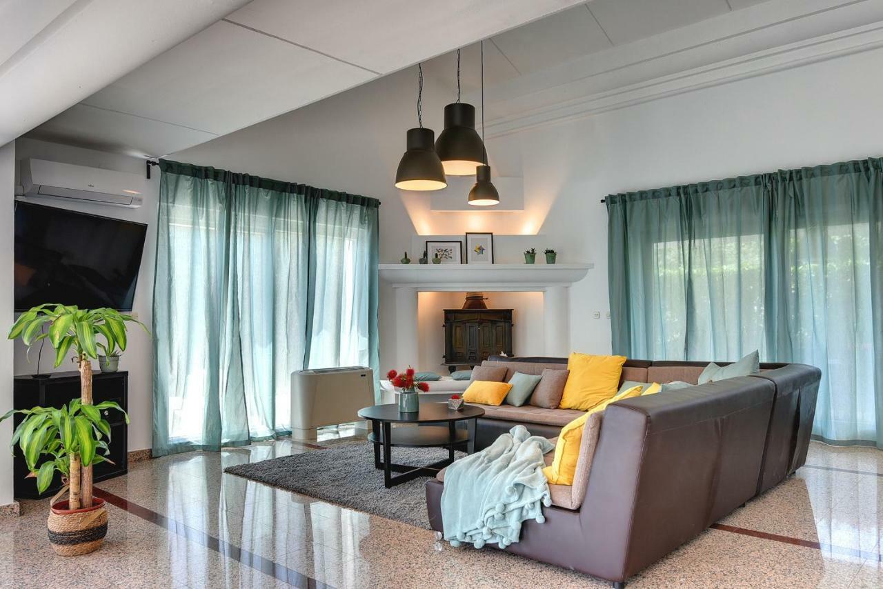 Villa Mutila 메덜린 외부 사진