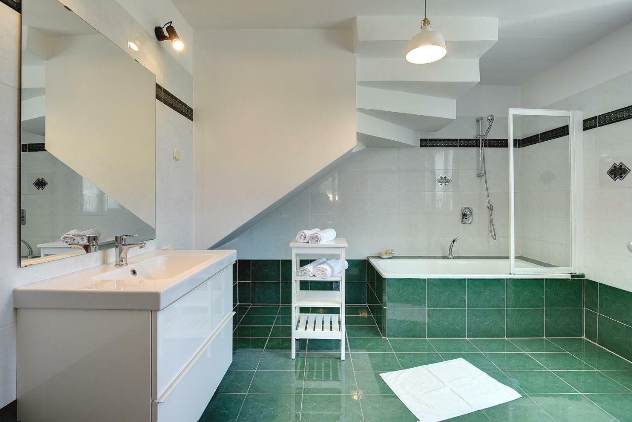 Villa Mutila 메덜린 외부 사진