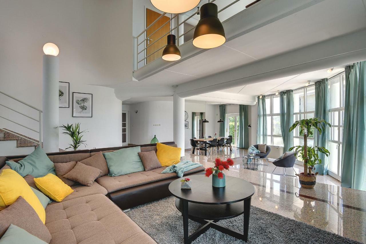 Villa Mutila 메덜린 외부 사진
